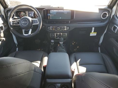 New 2026 Jeep Wrangler Unlimited Sahara AWD/4WD image 15