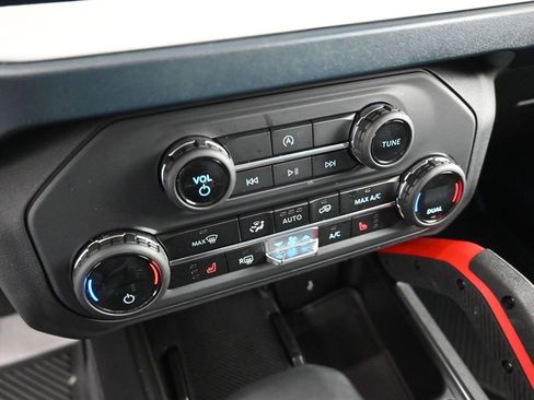 Certified 2025 Ford Bronco Heritage Edition image 16