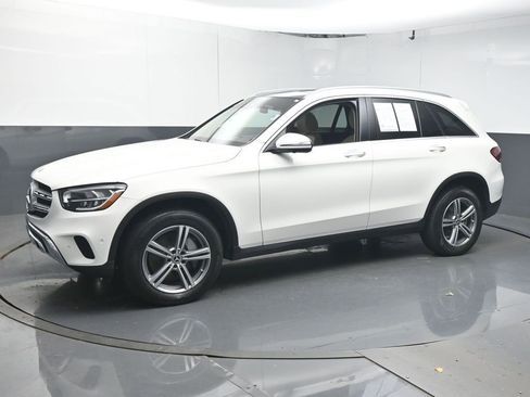 Used 2022 Mercedes-Benz GLC 300 w/ Premium Package Lite image 5