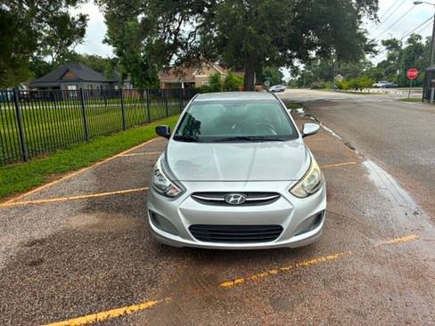 Used 2017 Hyundai Accent SE FWD image 3