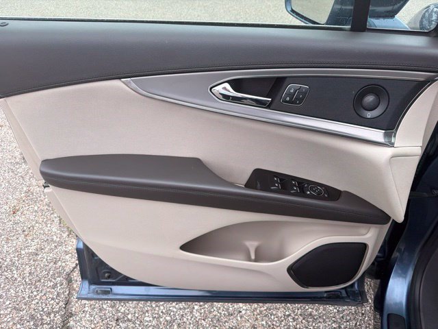 Used 2018 Lincoln MKX Select w/ Select Plus Package FWD image 11