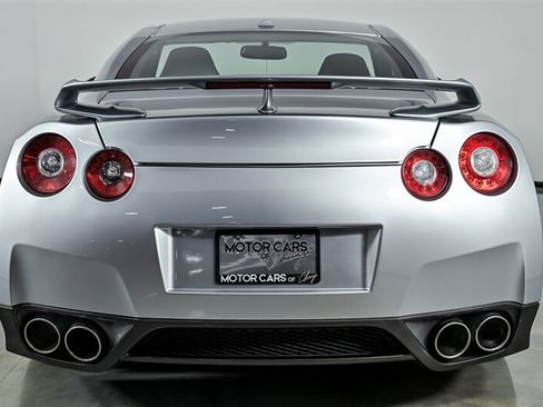 Used 2009 Nissan GT-R Premium AWD/4WD image 8