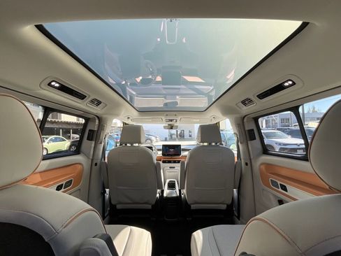 New 2025 Volkswagen ID. Buzz 1st Edition image 15