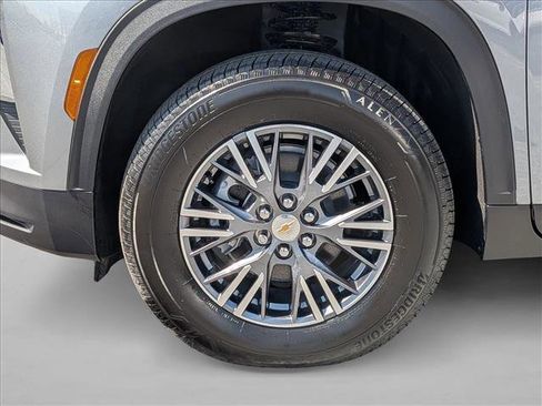 New 2026 Chevrolet Traverse LT w/ Driver Confidence Package AWD/4WD image 10