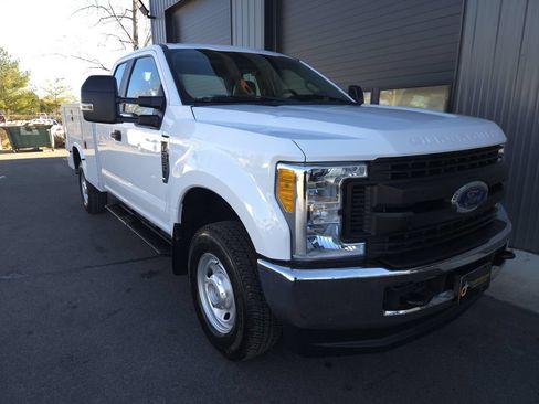 Used 2017 Ford F250 XL w/ Power Equipment Group AWD/4WD image 6