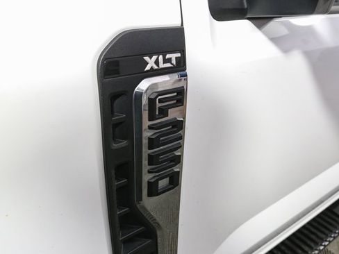 Used 2024 Ford F250 XLT w/ FX4 Off-Road Package image 7