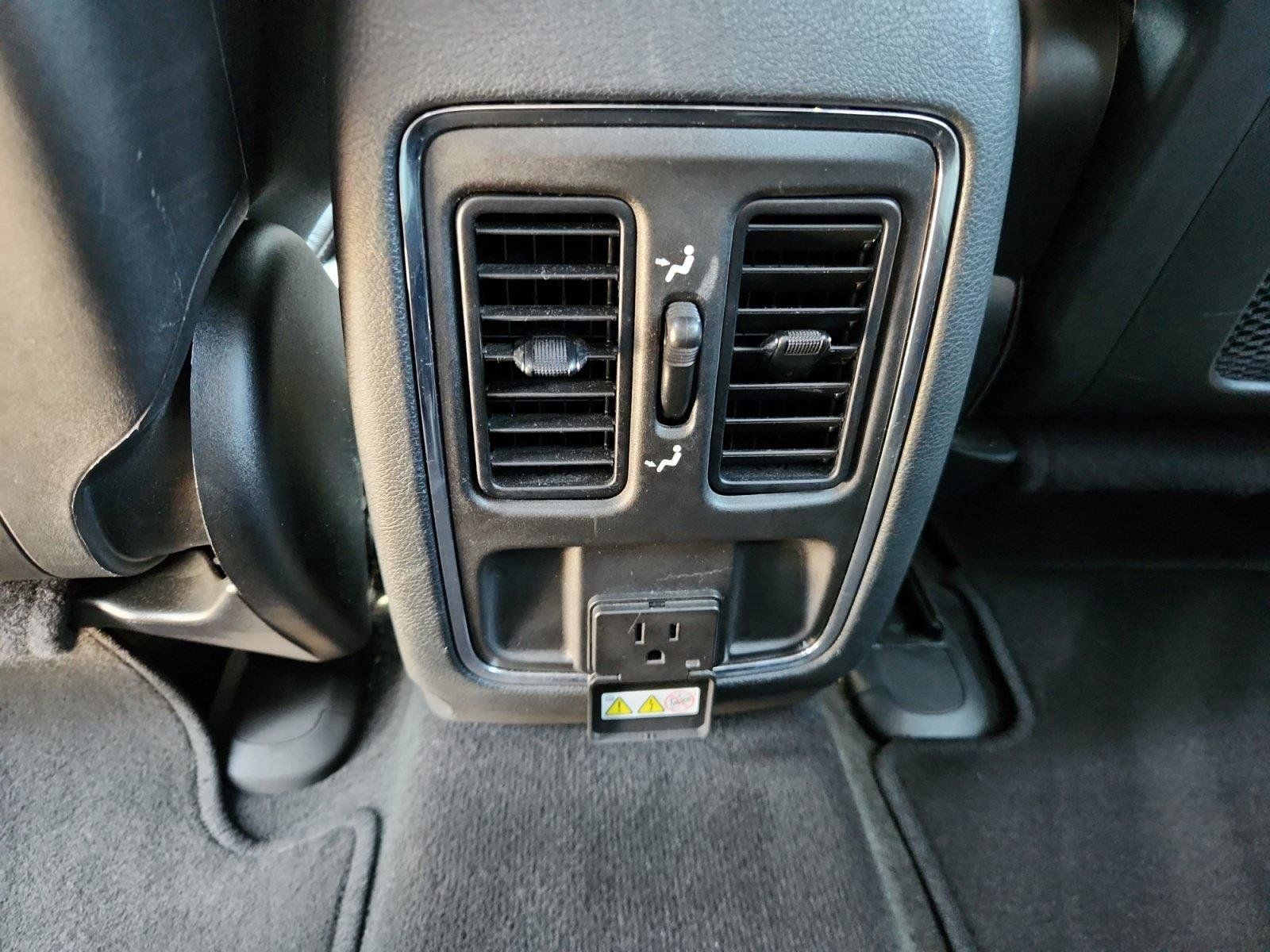 Used 2022 Jeep Grand Cherokee Laredo X AWD/4WD image 12