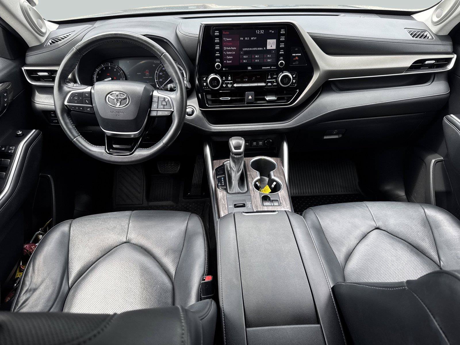 Used 2021 Toyota Highlander Limited FWD image 13