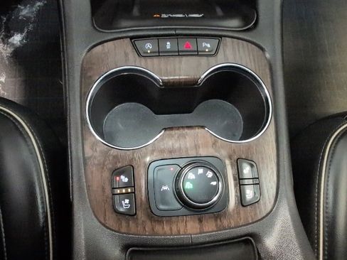 Used 2021 GMC Acadia Denali w/ GMC Pro Grade Package image 25