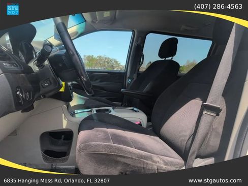 Used 2013 Dodge Grand Caravan SXT w/ Rear Park Assist Pkg image 12