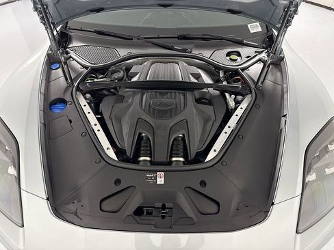 Used 2025 Porsche Panamera RWD image 30