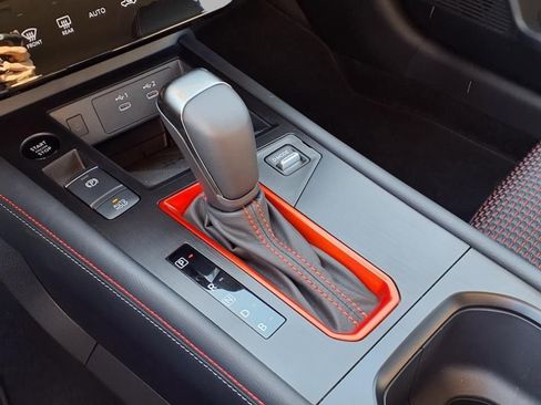 Certified 2025 Nissan Kicks SR image 14