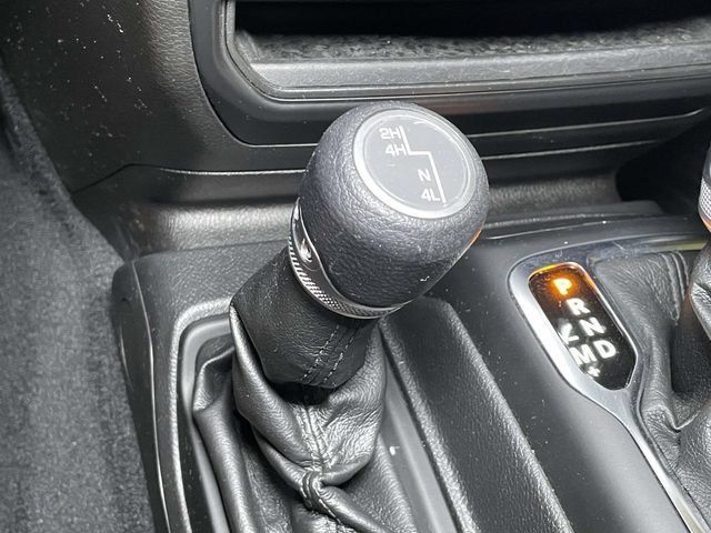 Used 2022 Jeep Wrangler Unlimited Sport AWD/4WD image 32