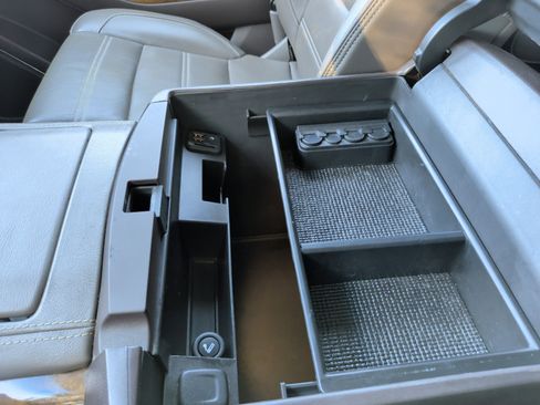 Used 2015 GMC Yukon Denali w/ Premium Package image 20