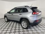 Used 2016 Jeep Cherokee Sport image 5
