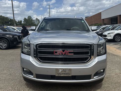 Used 2017 GMC Yukon SLT RWD image 2