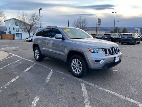 Used 2021 Jeep Grand Cherokee Laredo X AWD/4WD image 3