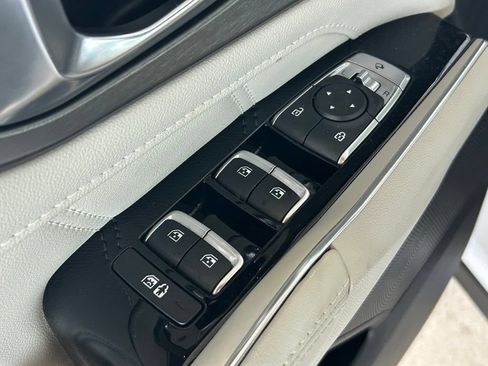 Used 2023 Kia Sorento FWD image 19