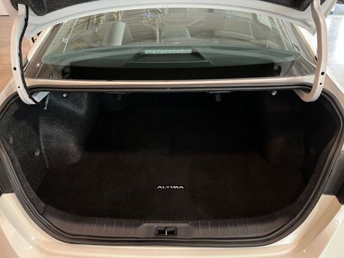 Used 2025 Nissan Altima 2.5 SV FWD image 30