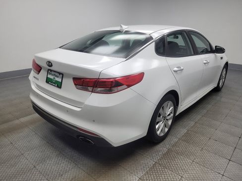 Used 2018 Kia Optima LX w/ 17" Alloy Wheels Package FWD image 9