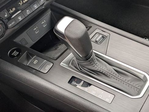 New 2026 Nissan Kicks SV w/ Cold Weather Package FWD image 18