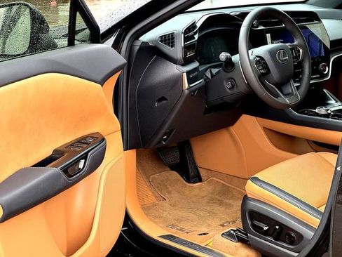 Used 2024 Lexus RZ 300e Premium image 8