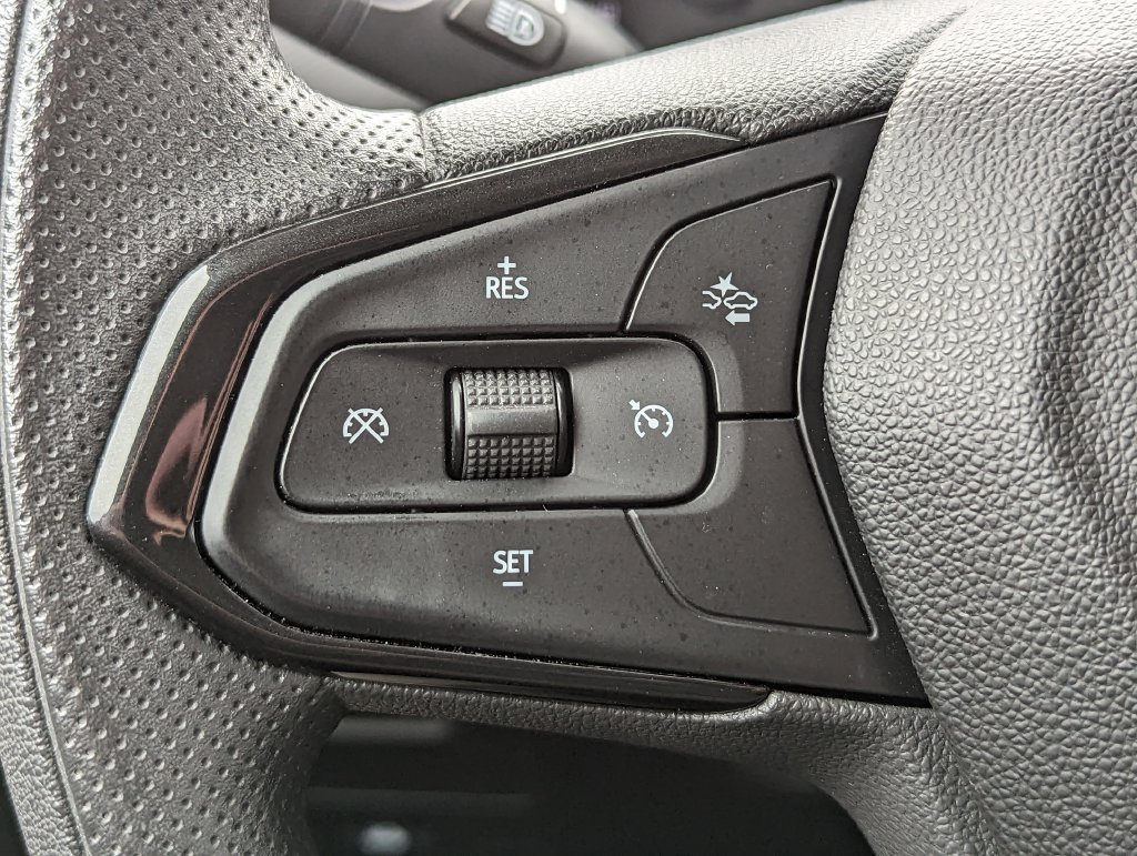 Used 2023 Chevrolet TrailBlazer LT FWD image 16