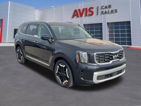 Used 2025 Kia Telluride S FWD image 3