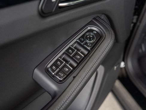 New 2026 Porsche Macan S AWD/4WD image 31