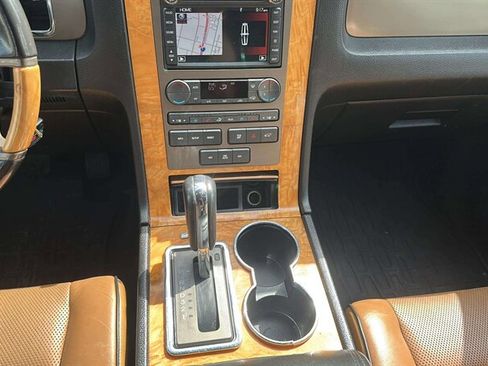 Used 2012 Lincoln Navigator 4WD image 15
