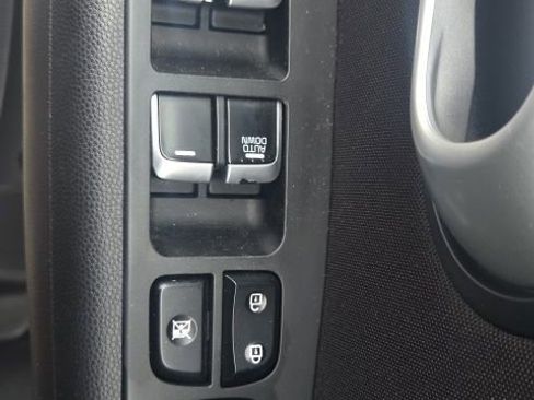 Used 2017 Kia Soul FWD image 18