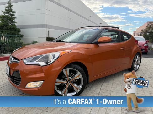 Used 2012 Hyundai Veloster w/ Style Pkg image 3