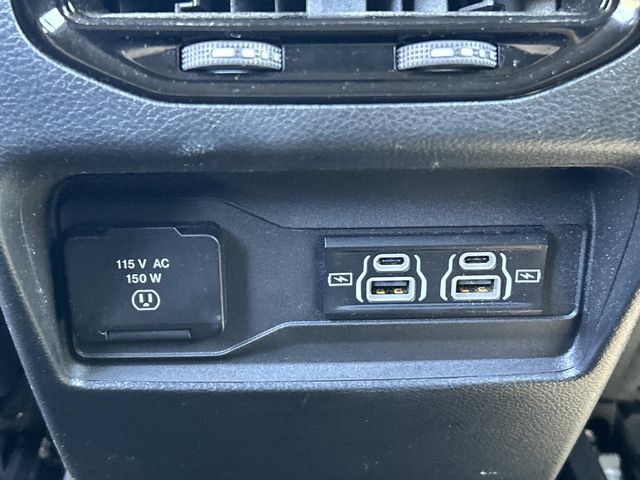Used 2023 Jeep Grand Cherokee Altitude AWD/4WD image 18