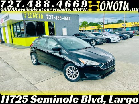 Used 2018 Ford Focus SE FWD image 1