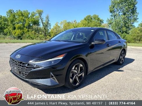 Used 2022 Hyundai Elantra Limited w/ Preferred Accessory Package FWD image 1