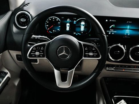 Used 2023 Mercedes-Benz GLA 250 4MATIC image 25