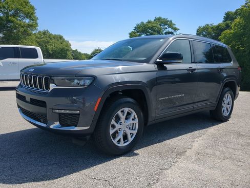 Used 2022 Jeep Grand Cherokee L Limited w/ Luxury Tech Group II RWD image 6