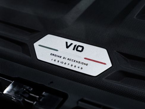 Used 2020 Lamborghini Huracan EVO image 43