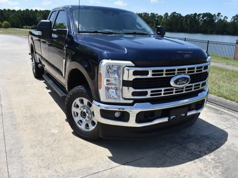 Used 2024 Ford F250 XLT AWD/4WD image 2