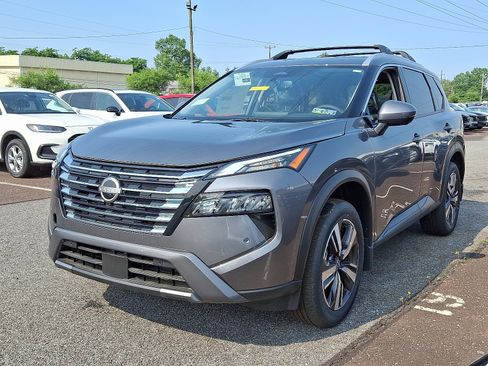 New 2025 Nissan Rogue SL image 2