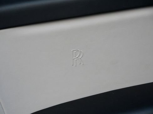 Used 2021 Rolls-Royce Cullinan image 18