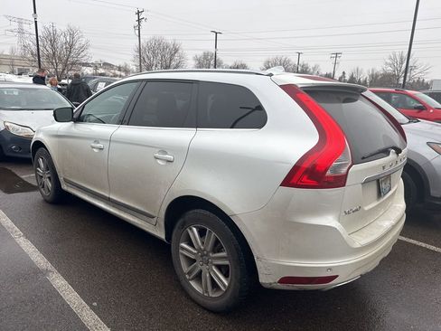 Used 2017 Volvo XC60 T5 Inscription image 16
