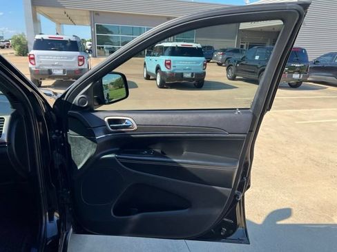Used 2017 Jeep Grand Cherokee Limited RWD image 21