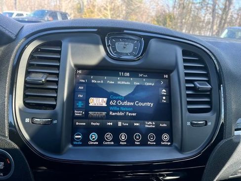 Used 2023 Chrysler 300 S image 9