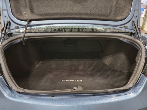 Used 2011 Chrysler 200 Limited image 35