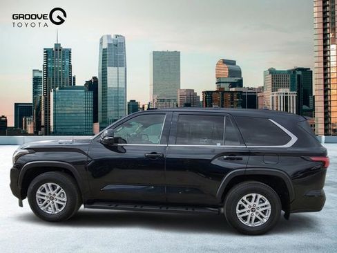 Used 2024 Toyota Sequoia SR5 w/ SR5 Premium Package AWD/4WD image 2