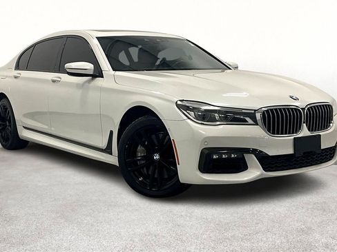 Used 2019 BMW 750i xDrive w/ Executive Package image 1