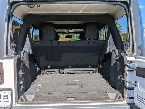 Certified 2015 Jeep Wrangler Unlimited Rubicon w/ Dual Top Group image 13