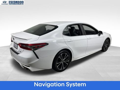 Used 2018 Toyota Camry SE FWD image 5