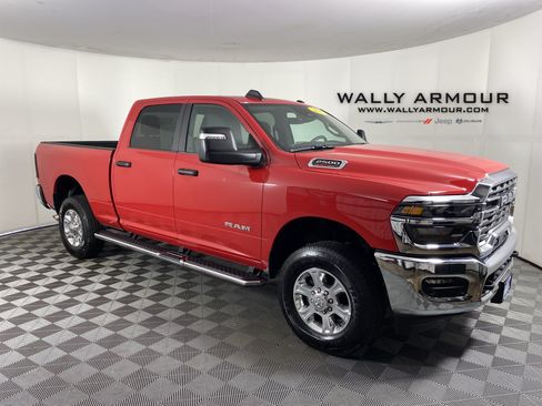 Used 2025 RAM 2500 Big Horn AWD/4WD image 1